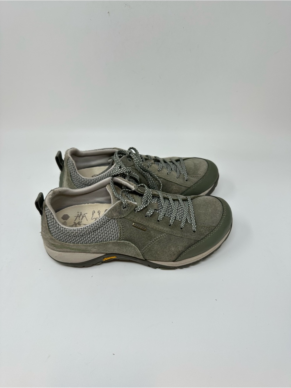 Dansko Paisley Shoes Women's 39 Black Vibram Waterproof Comfort Sneaker